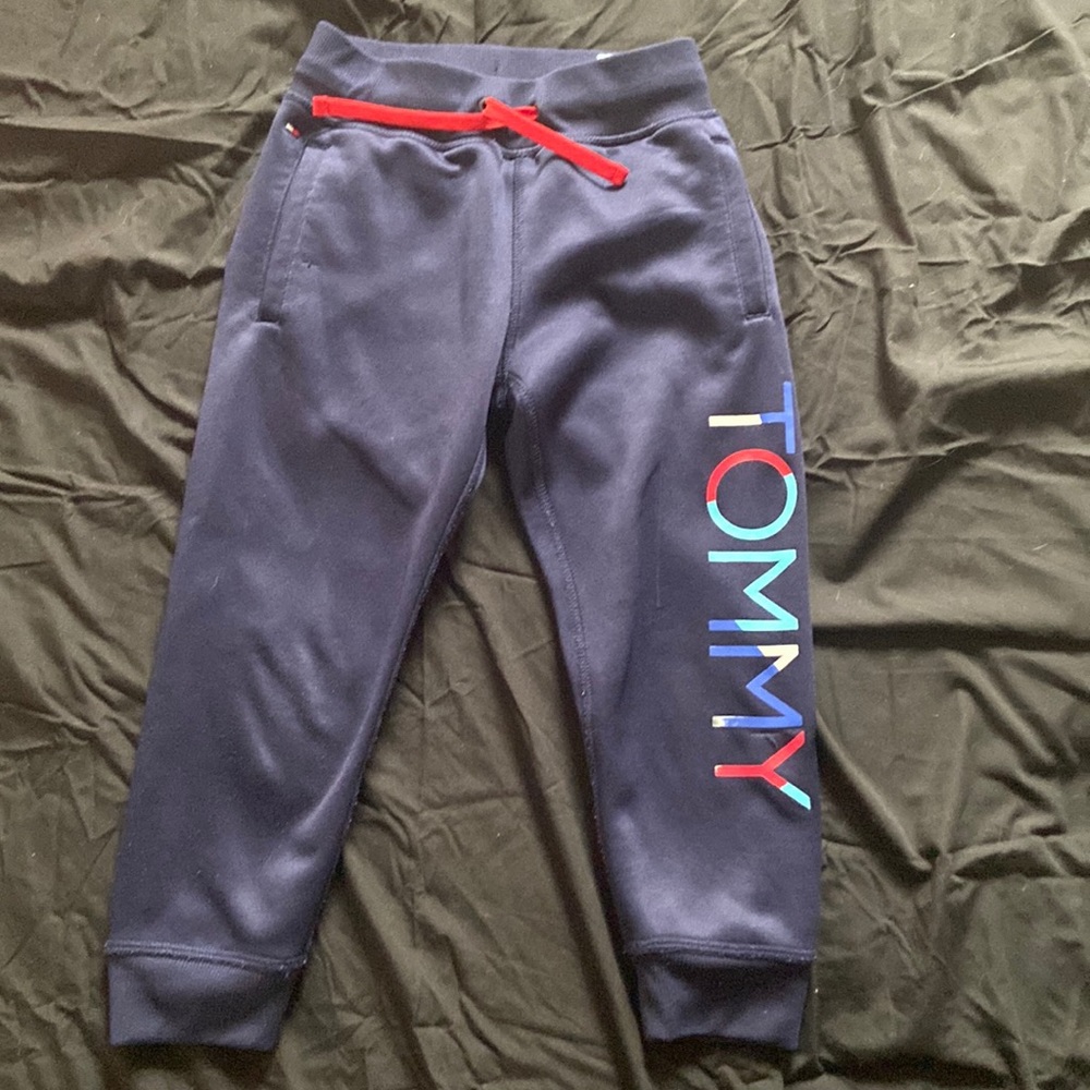 Red white blue TOMMY HILFIGER 4-5 T